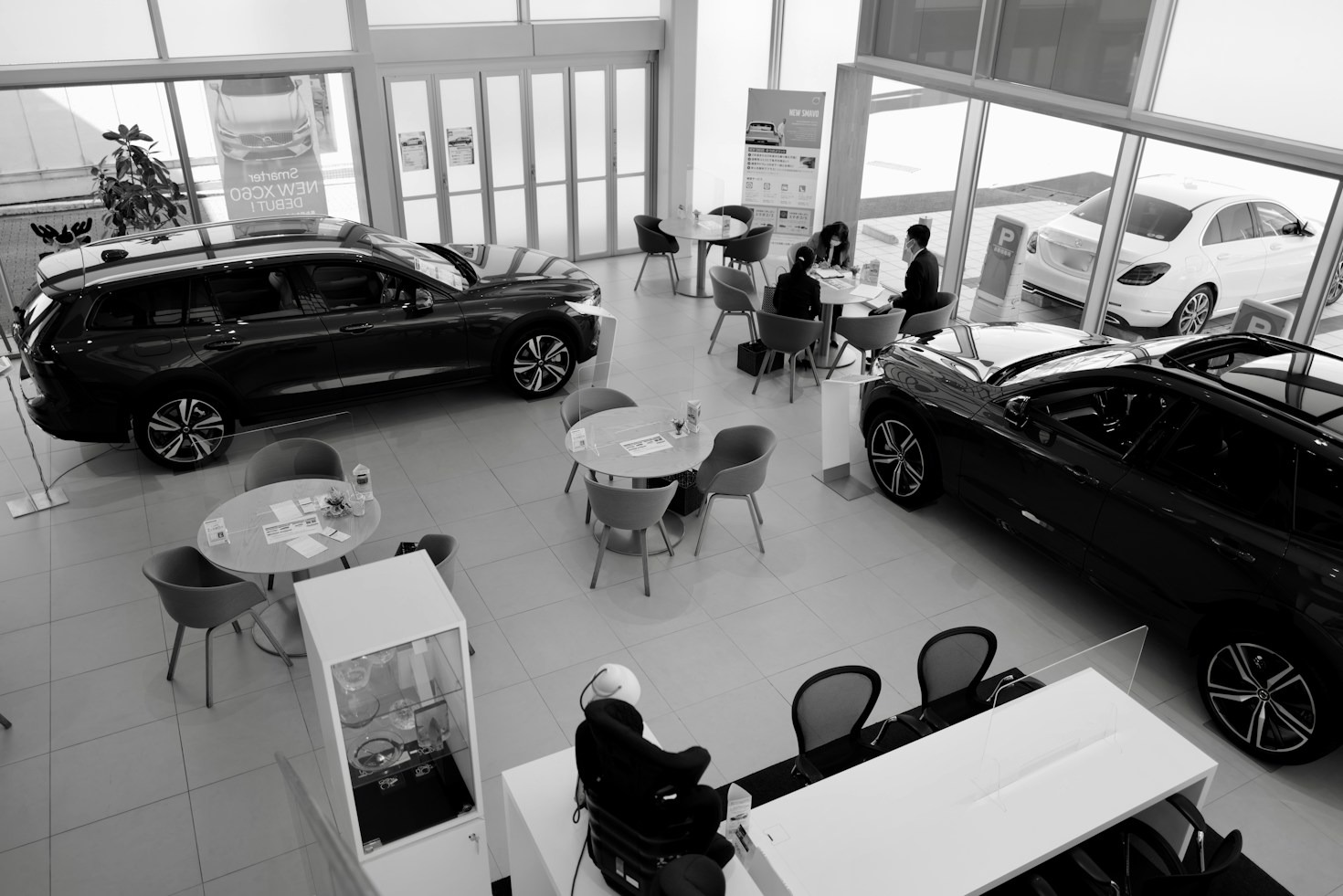 I Vantaggi di Affidarsi a un Broker per Comprare Casa o Moto